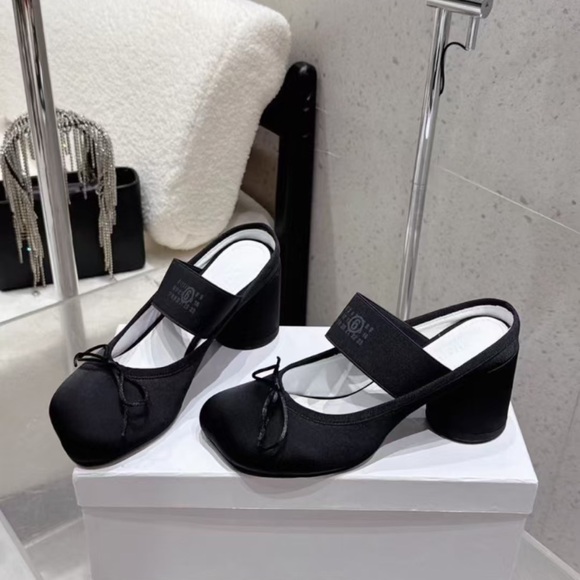 MM6 Maison Martin Margiela Shoes - MM6 Maison Martin Margiela Black Mary Jane Block Heel Mules with Bow